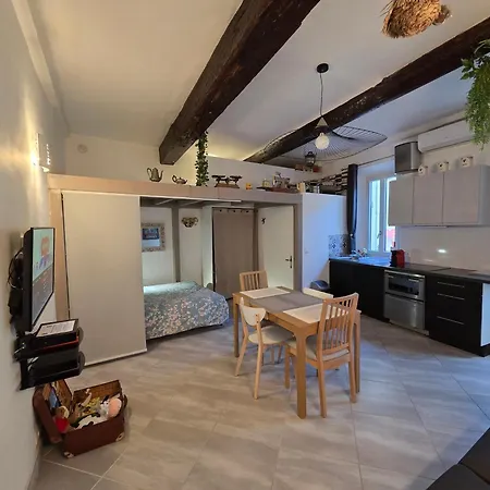 66 Meynadier Cannes, Tres Calme Avec Cour Privative, Plage, Gare, Palais A 300m *