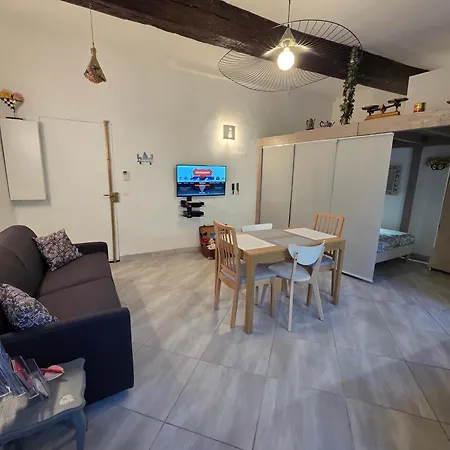 Apartamento 66 Meynadier Cannes, Tres Calme Avec Cour Privative, Plage, Gare, Palais A 300m *
