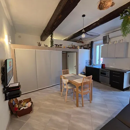 66 Meynadier Cannes, Tres Calme Avec Cour Privative, Plage, Gare, Palais A 300m *