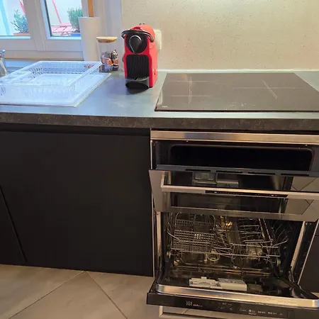 Apartamento 66 Meynadier Cannes, Tres Calme Avec Cour Privative, Plage, Gare, Palais A 300m Cannes