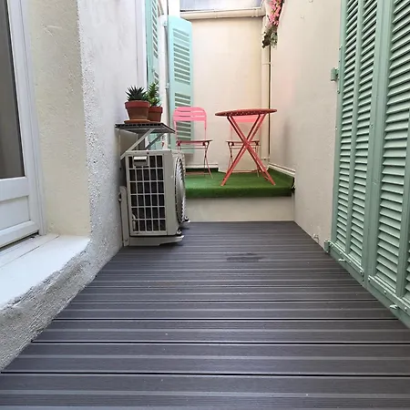 Appartement 66 Meynadier Cannes, Tres Calme Avec Cour Privative, Plage, Gare, Palais A 300m