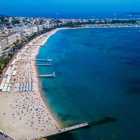66 Meynadier Cannes, Tres Calme Avec Cour Privative, Plage, Gare, Palais A 300m Appartement *